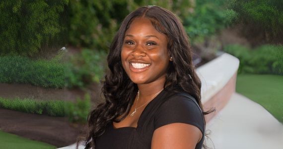 Amira Idris headshot